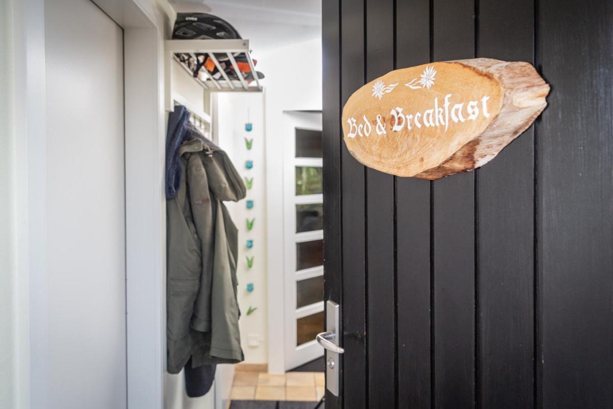 Bed and Breakfast Mybednbreakfast In Bottmingen Екстер'єр фото